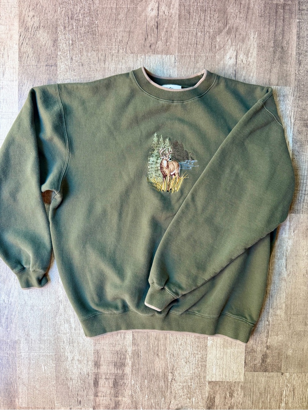 Vintage Forest Green Embroidered Deer Buck Crewneck Sweatshirt Nature Wildlife